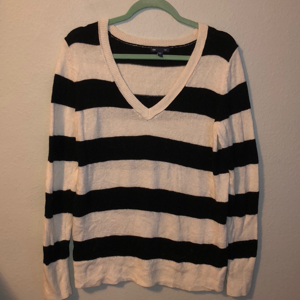 GAP V Neck Sweater